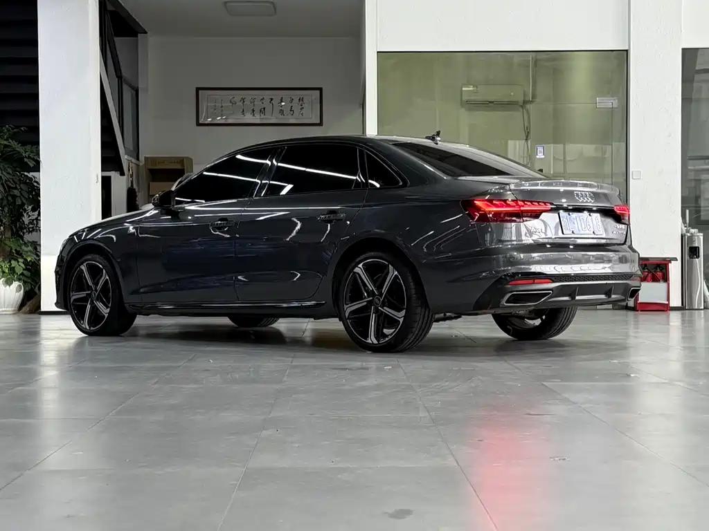 Audi A4 L 40 TFSI Luxury Dynamic Starry Night