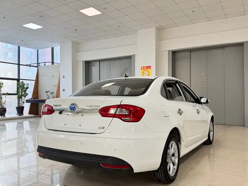 Brilliance H530 中华H530 2014款 1.5 T 手动舒适型