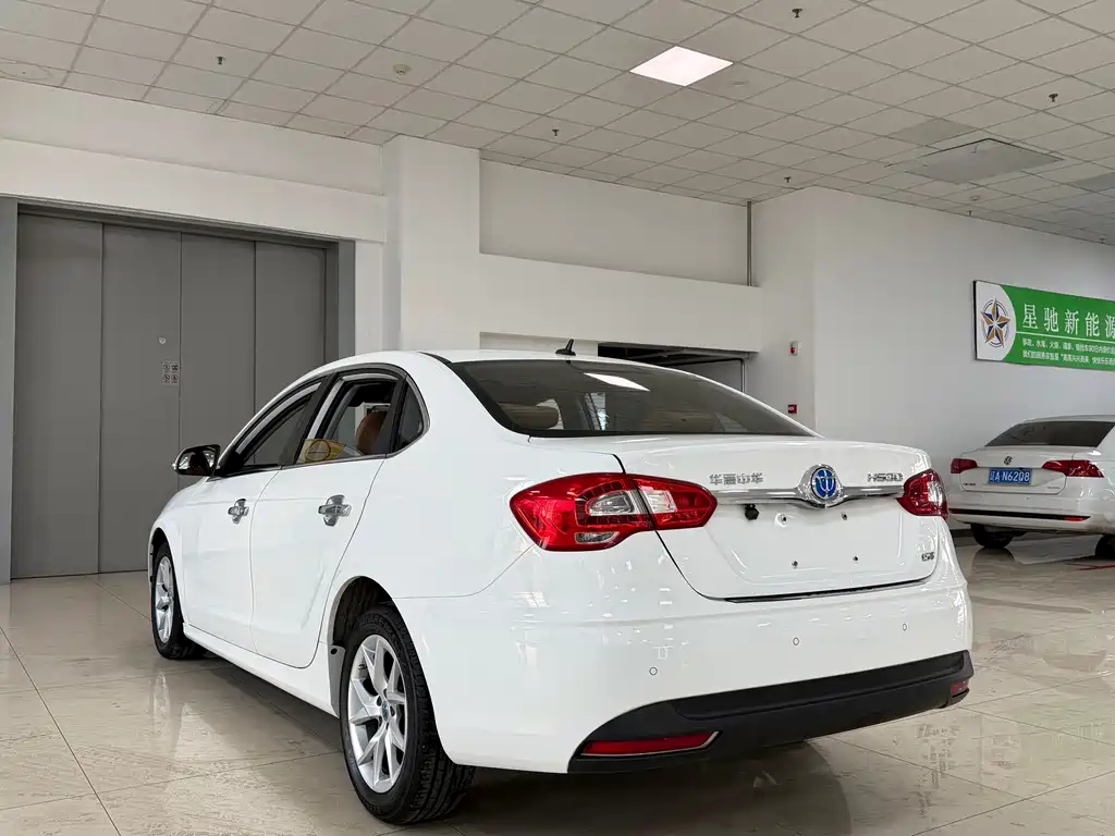 Brilliance H530 中华H530 2014款 1.5 T 手动舒适型