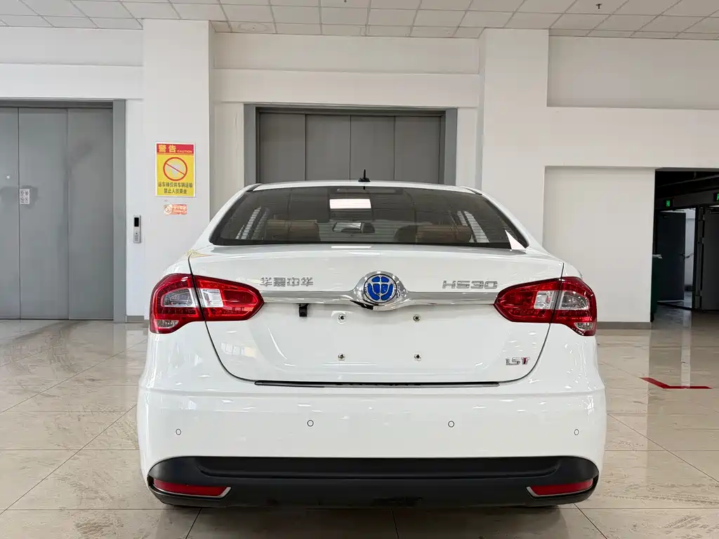 Brilliance H530 中华H530 2014款 1.5 T 手动舒适型
