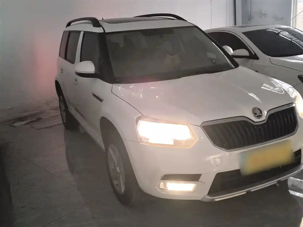 Yeti TSI280 DSG Forward
