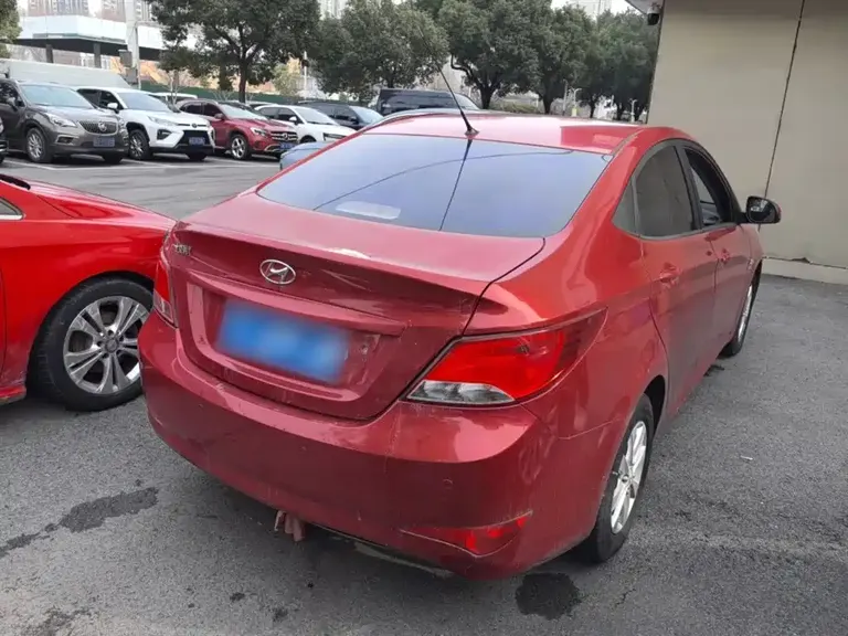 Hyundai Accent 1.4 L Auto Fashion GS