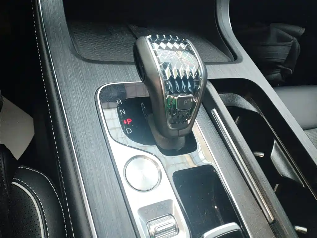 GAC Trumpchi GS8 Navigator Series 2.0 TGDI 2 WD Luxury Connected 7-seat