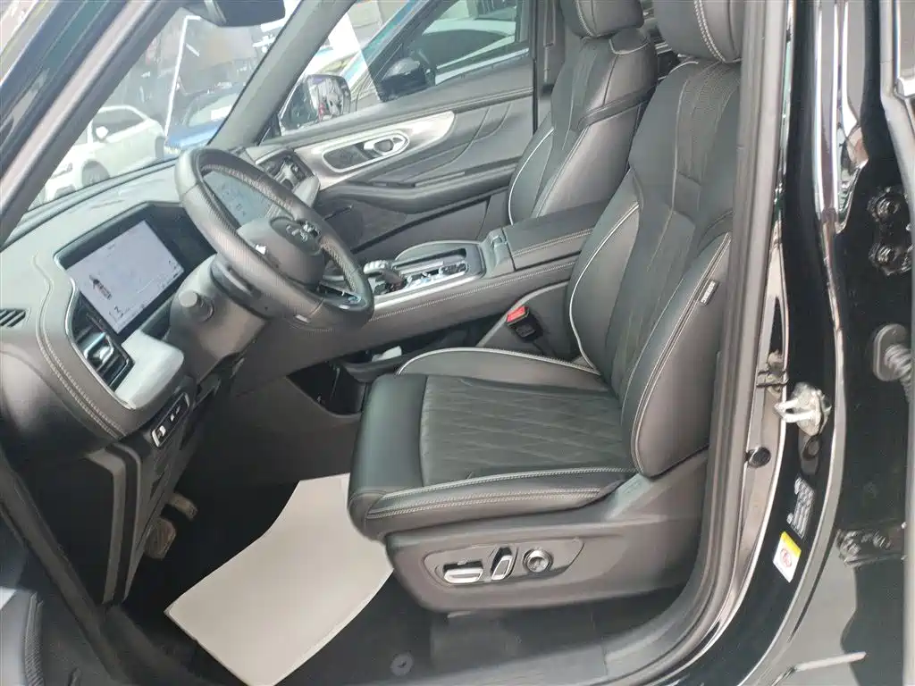 GAC Trumpchi GS8 Navigator Series 2.0 TGDI 2 WD Luxury Connected 7-seat