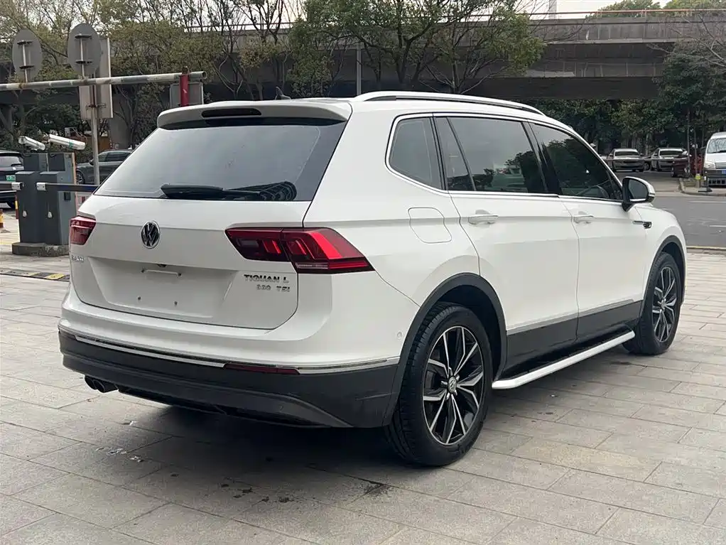 Tiguan L 330 TSI Auto 2 WD Smart Motion Luxury CN-V