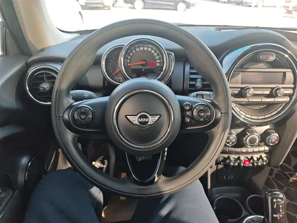 MINI 1.5 T ONE PLUS