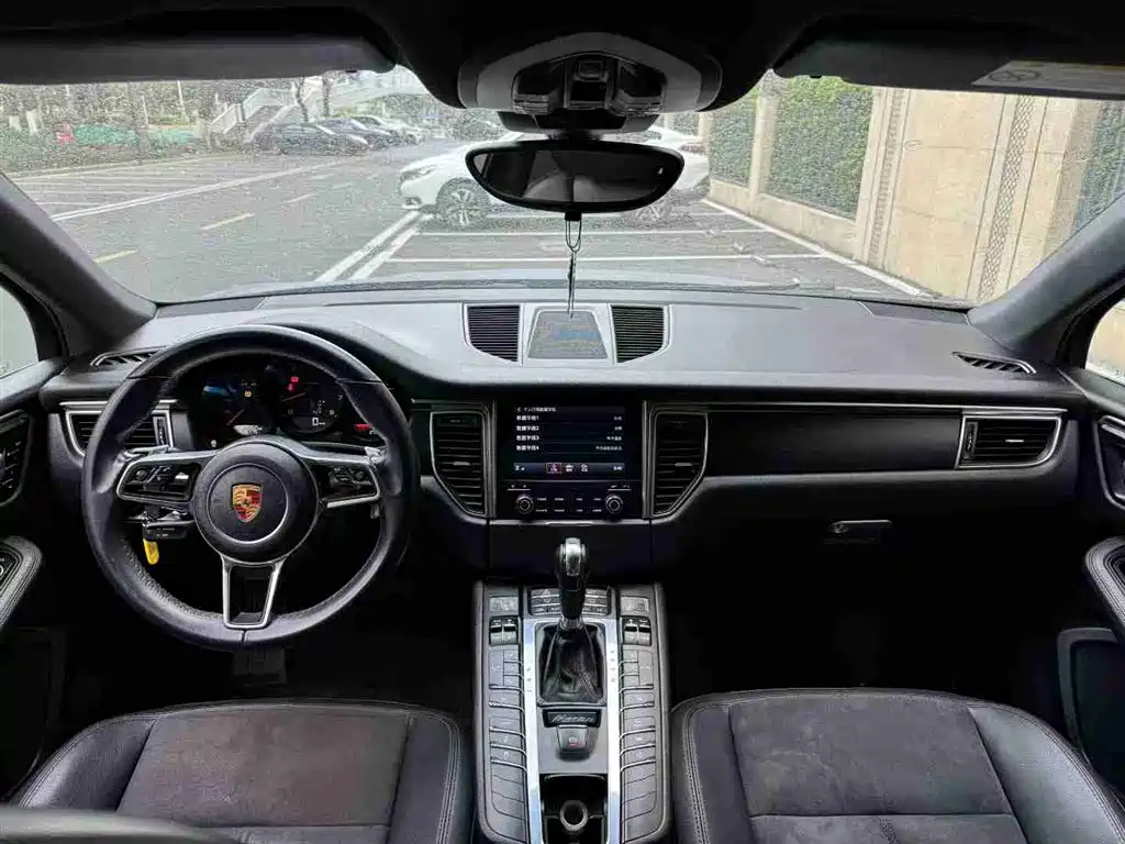 Macan Macan 2.0 T