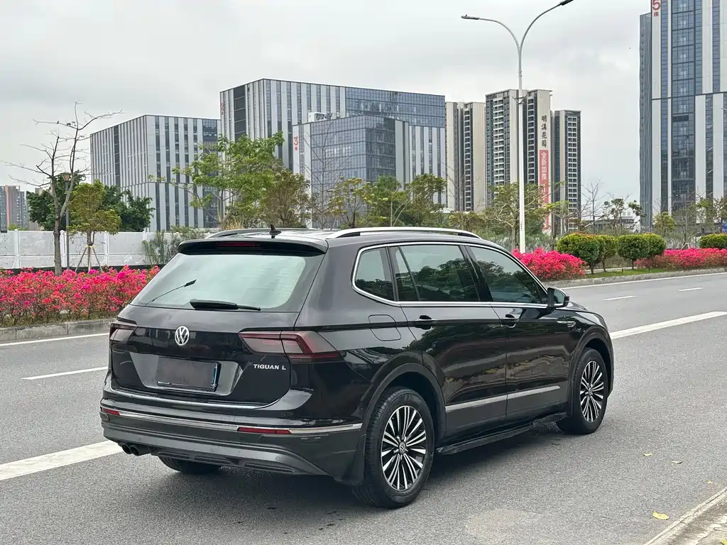 Tiguan L 330 TSI Auto 2 WD Flagship
