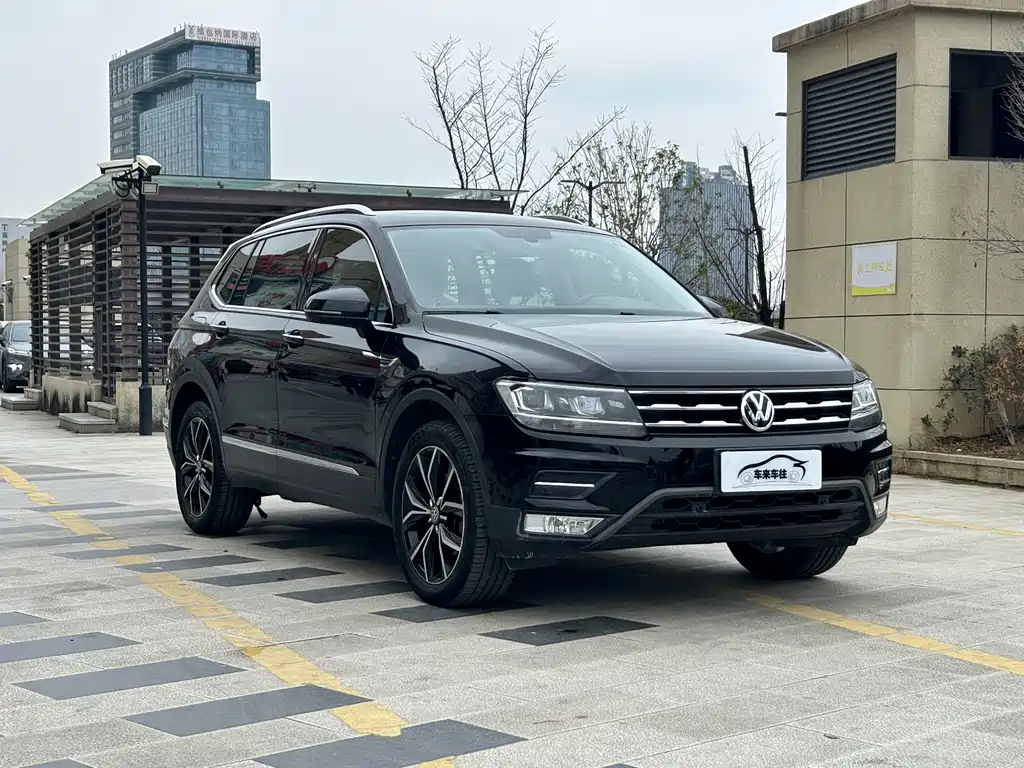 Tiguan L Facelift 330 TSI Auto 2 WD Smart Motion Luxury CN-VI