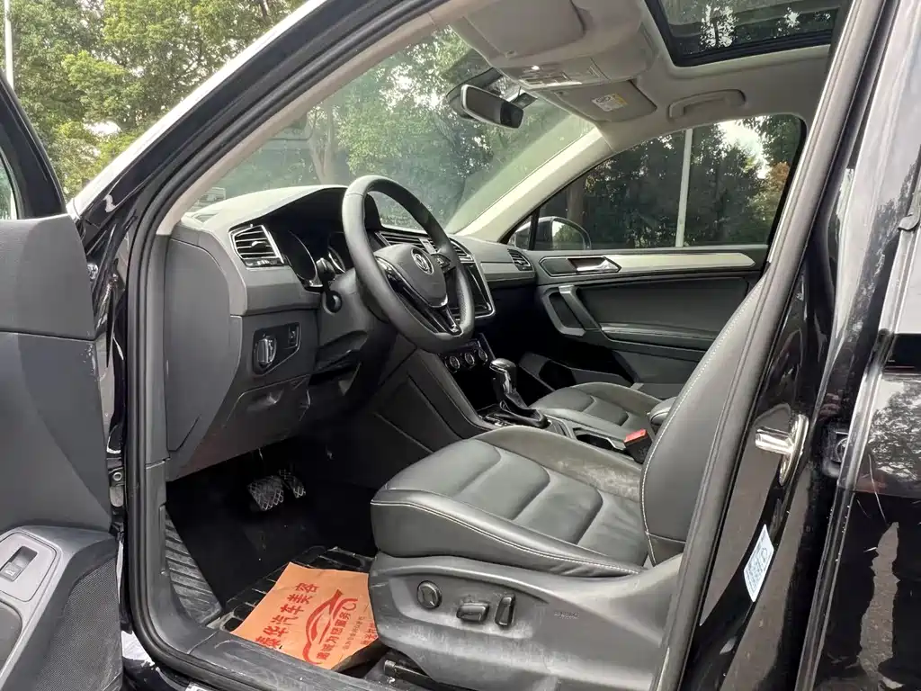 Tiguan L Facelift 330 TSI Auto 2 WD Smart Motion Luxury CN-VI