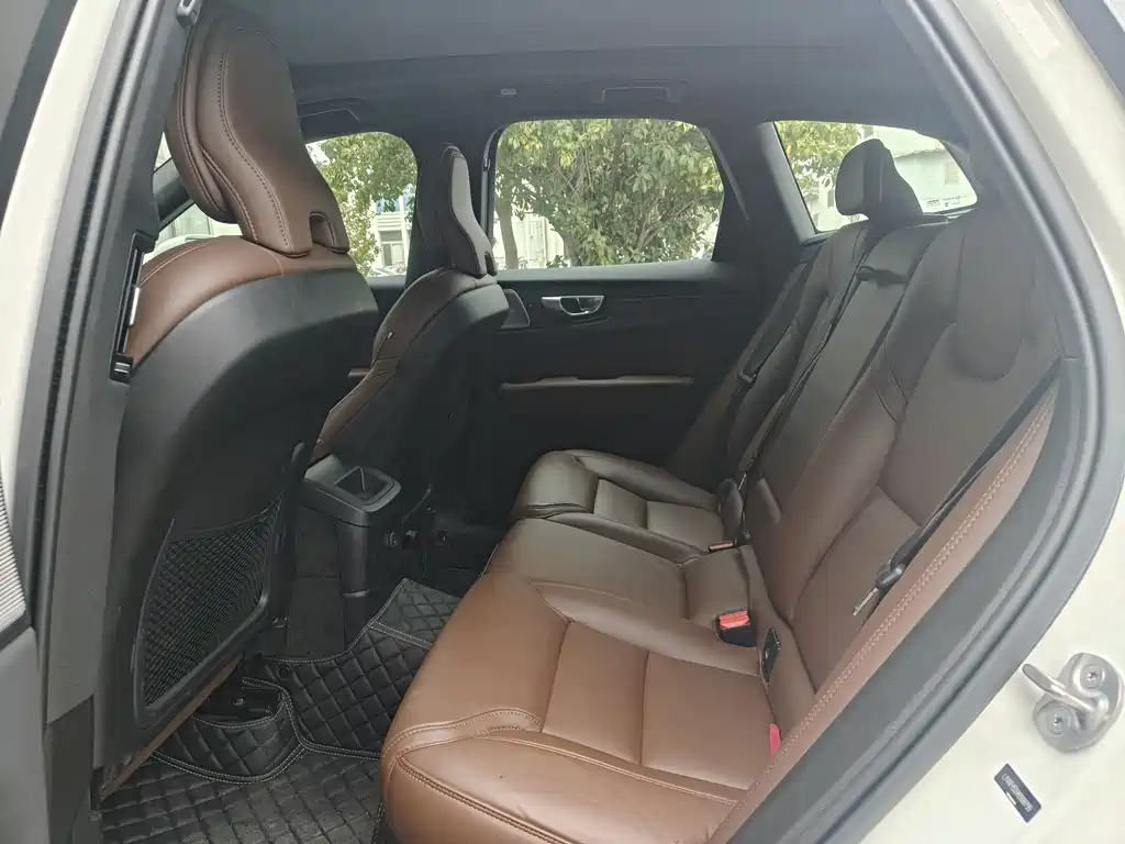 Volvo XC60 PHEV T8 PHEV Long Range 4 WD Smart Grace Luxury