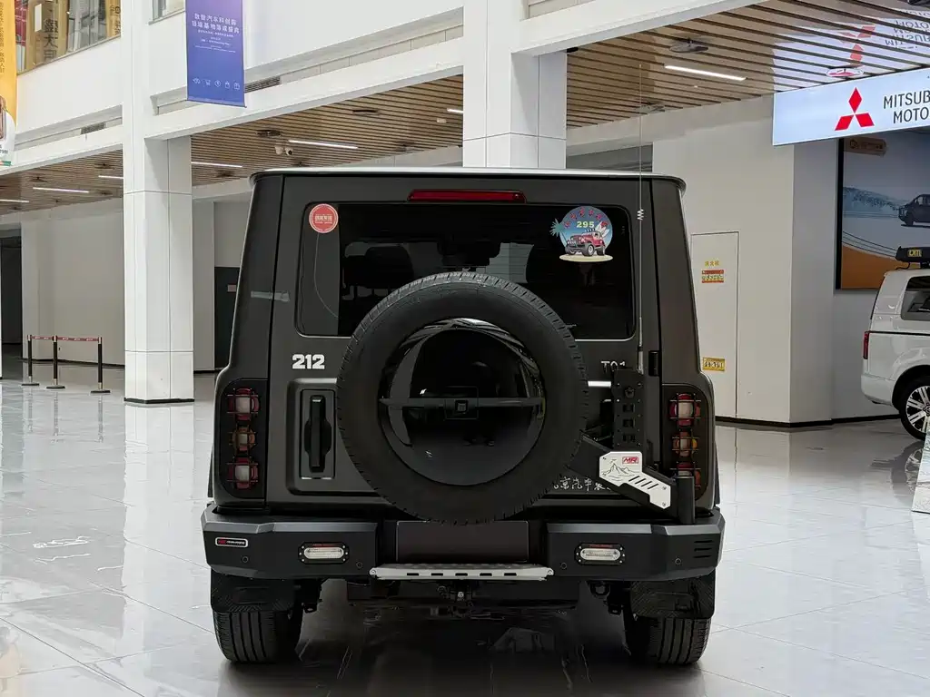212 T01 2.0 T Explorer
