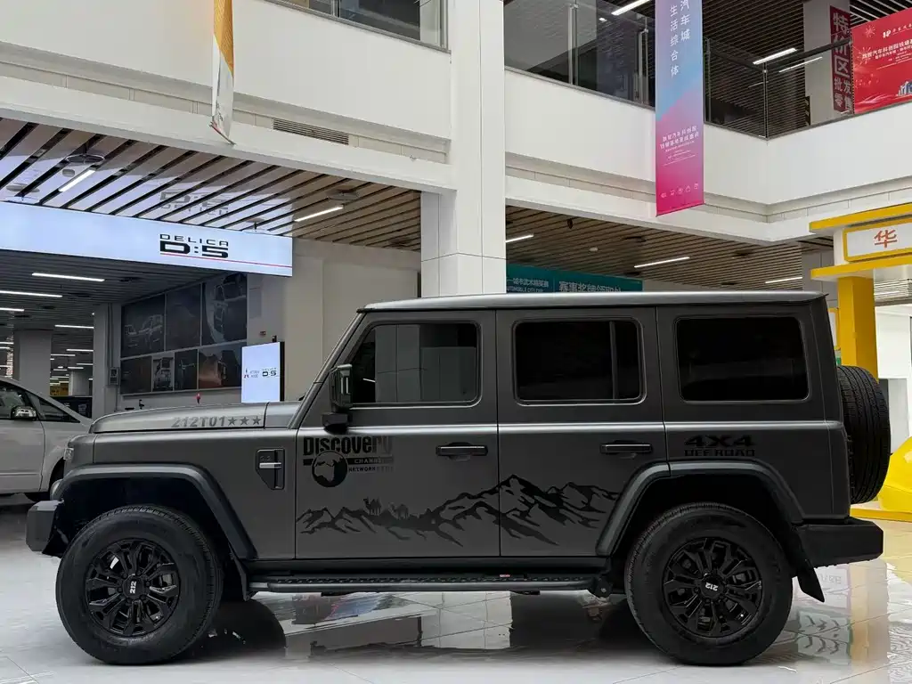 212 T01 2.0 T Explorer