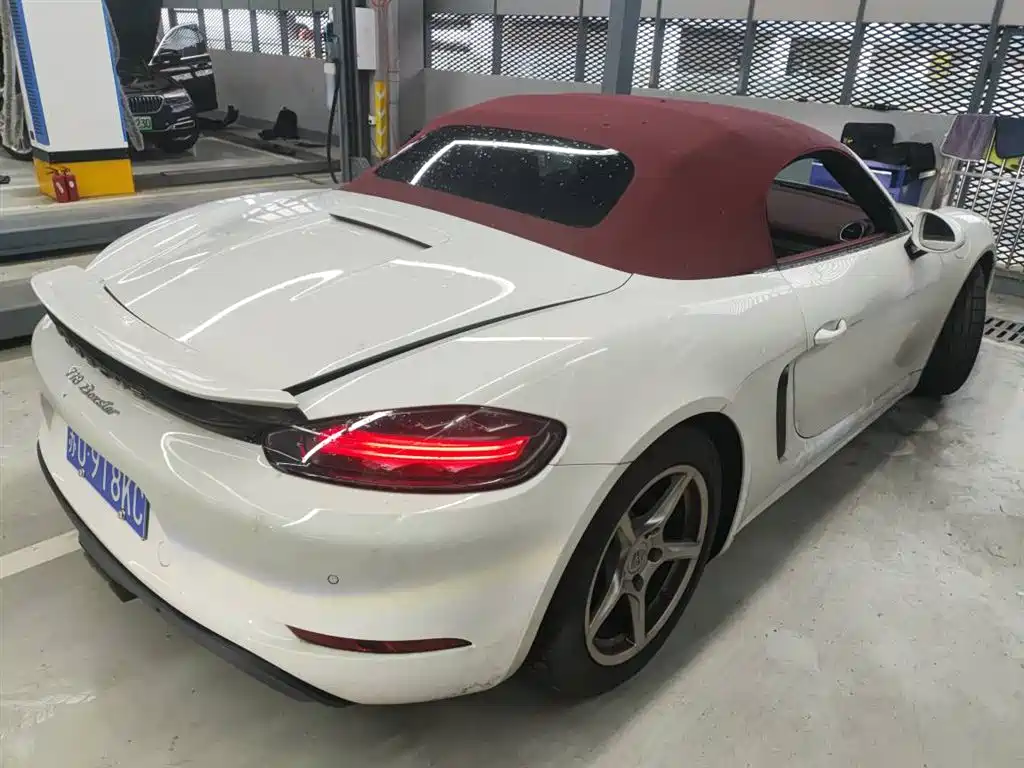 Porsche 718 Boxster 2.0 T