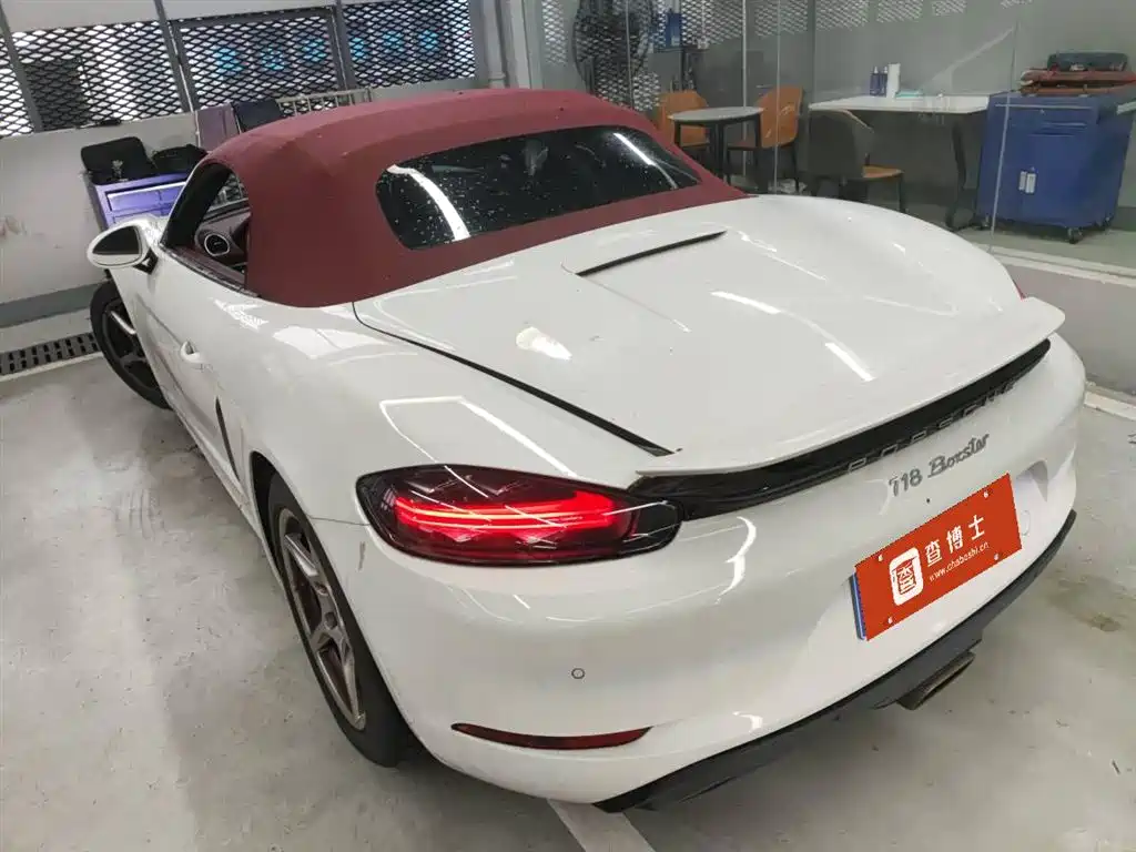 Porsche 718 Boxster 2.0 T