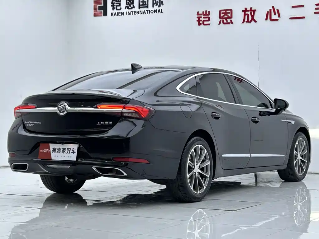 LaCrosse 652 T Luxury