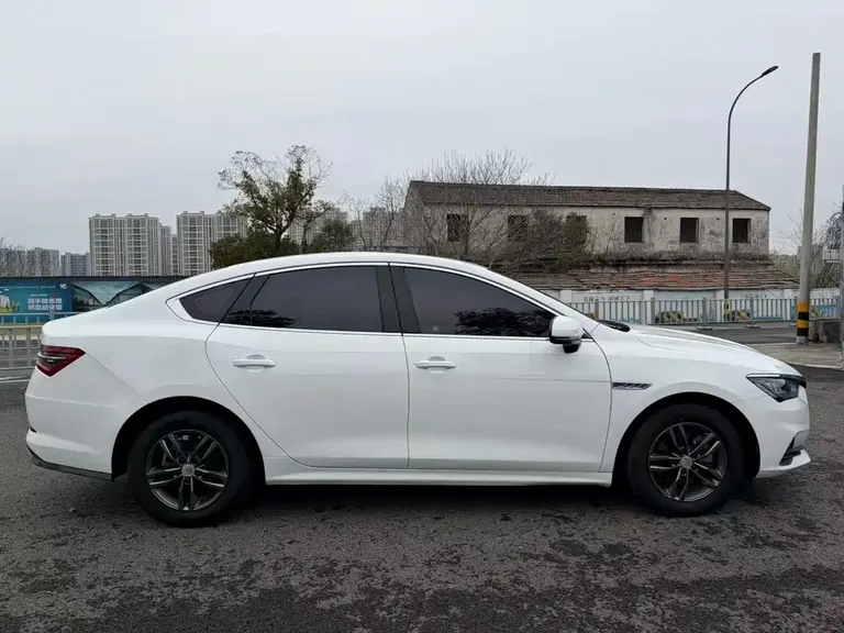 BYD Qin Pro 秦Pro 2019款 超能版 1.5 TI 自动智联锋动型 国V