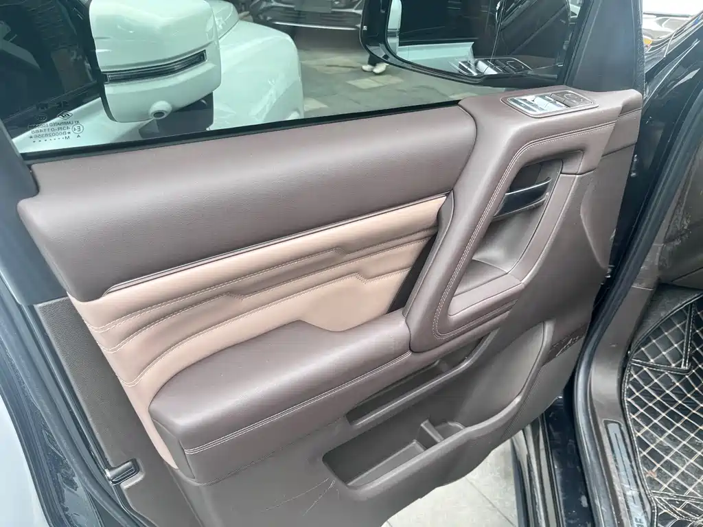 Beijing Offroad BJ60 2.0 T 11 th 7-seat