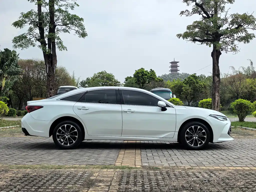Avalon 2.0 L Select