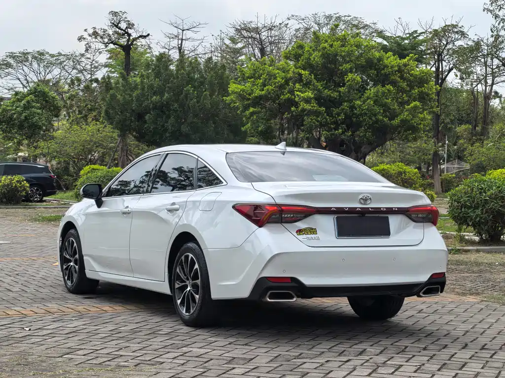Avalon 2.0 L Select