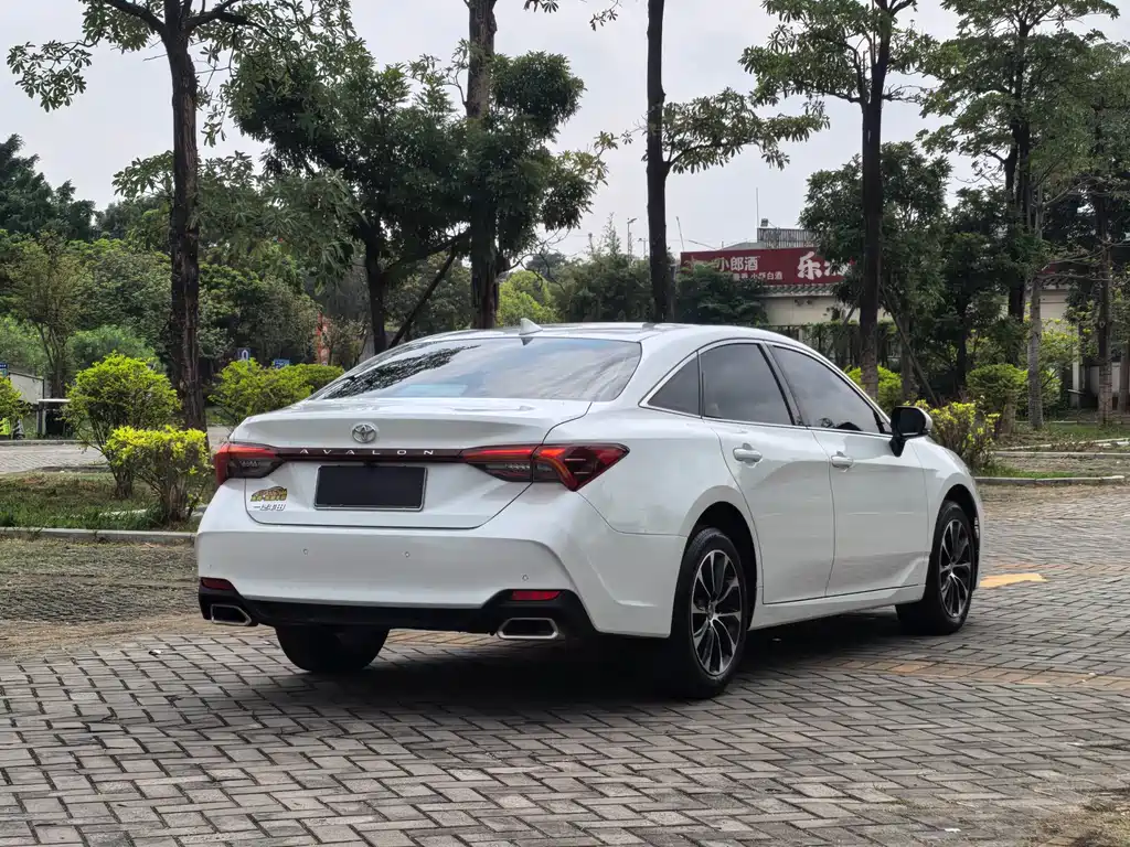 Avalon 2.0 L Select