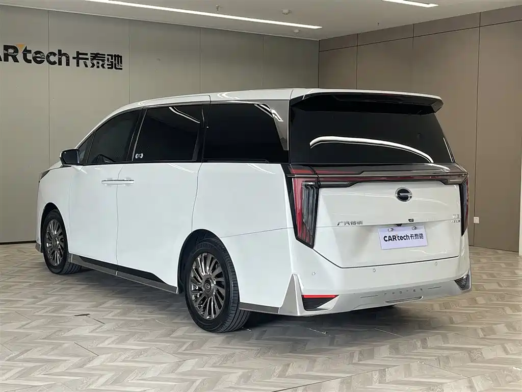 GAC Trumpchi M8 Grandmaster Series Dual Engine Flagship