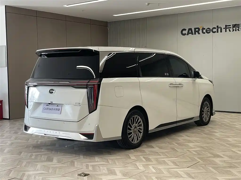 GAC Trumpchi M8 Grandmaster Series Dual Engine Flagship