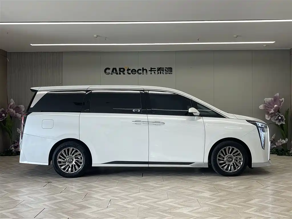 GAC Trumpchi M8 Grandmaster Series Dual Engine Flagship