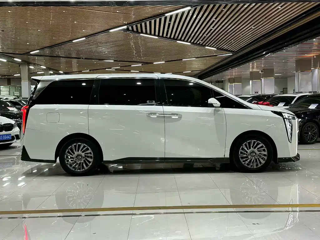 GAC Trumpchi M8 Grandmaster Series 400 T Flagship