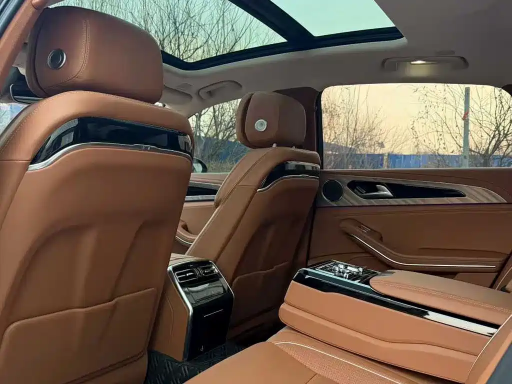 Hongqi H9 2.0 T Connected Flagship Enjoyment