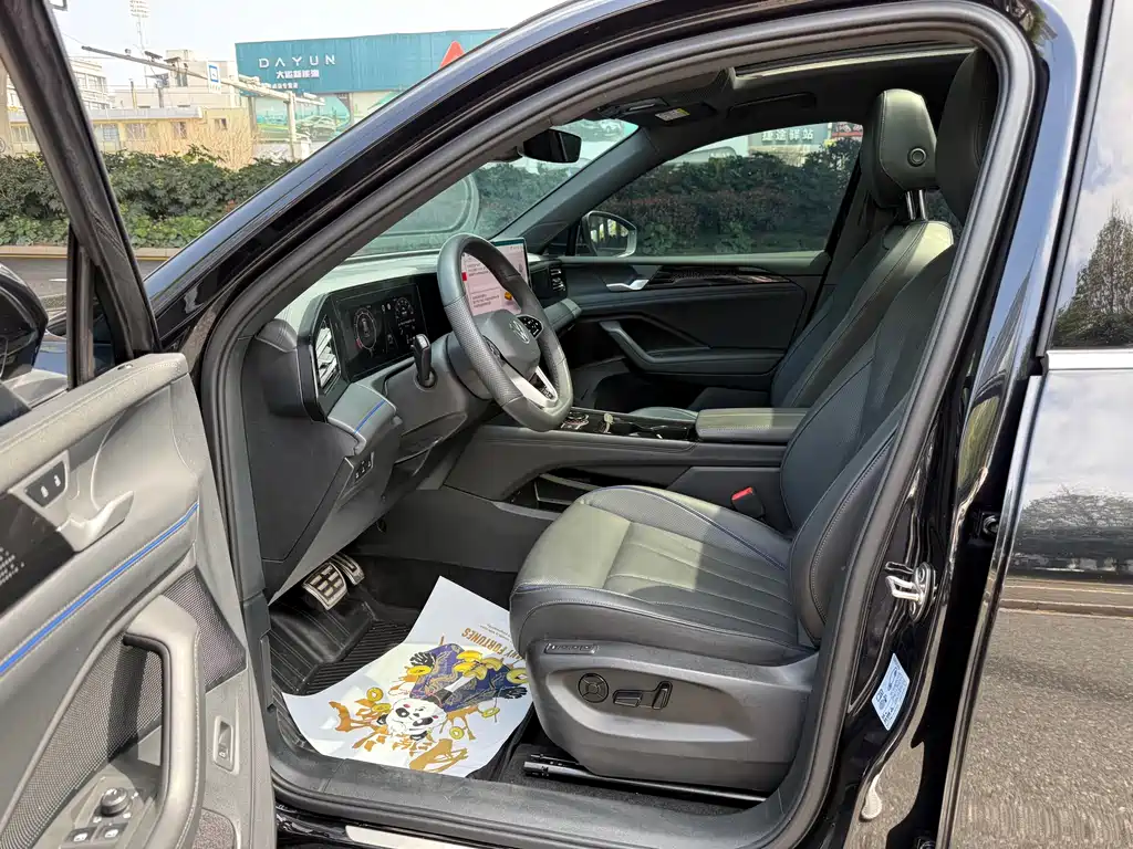 Tiguan L 途观L 2025款 PRO 380 TSI 两驱 R-Line 智领版