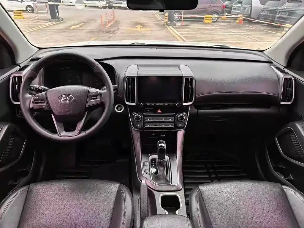 Hyundai ix35 2.0 L Auto 2 WD Brave · Smooth Enjoyment