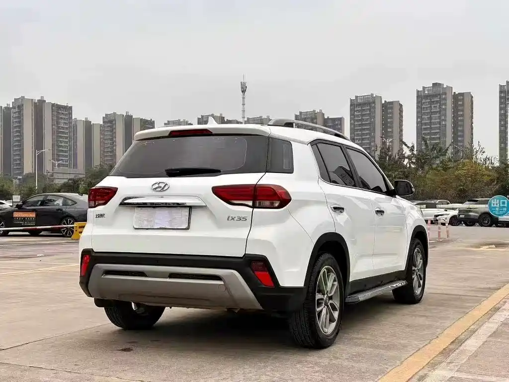 Hyundai ix35 2.0 L Auto 2 WD Brave · Smooth Enjoyment