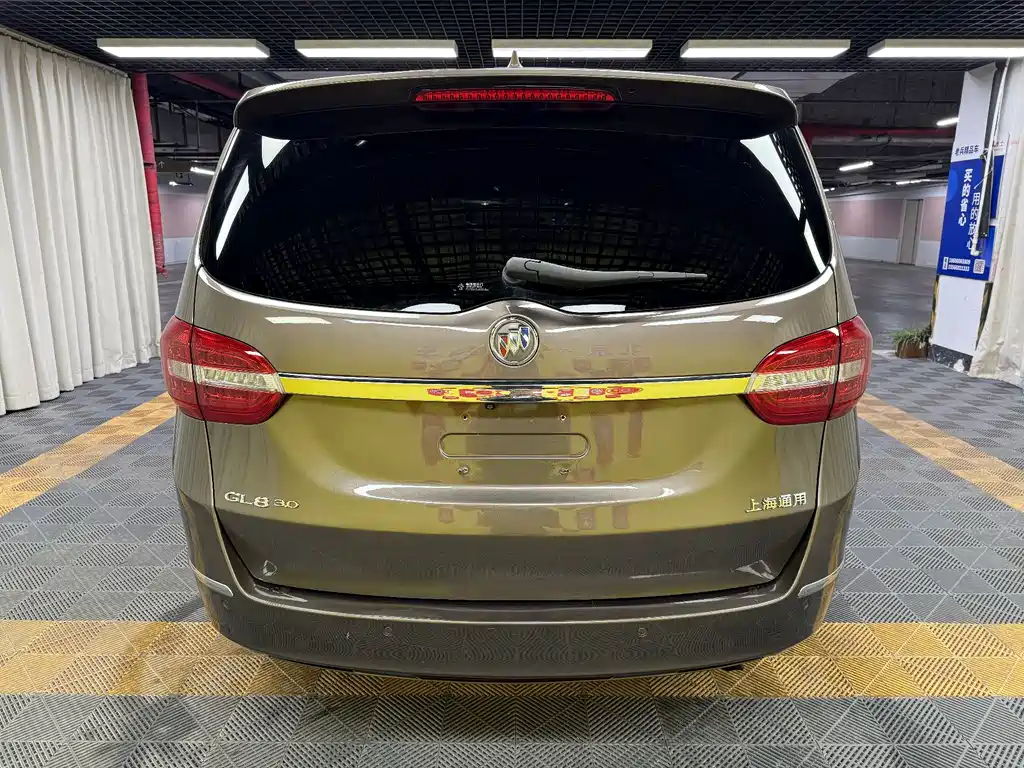 Buick GL8 3.0 L XT Luxury Business Flagship