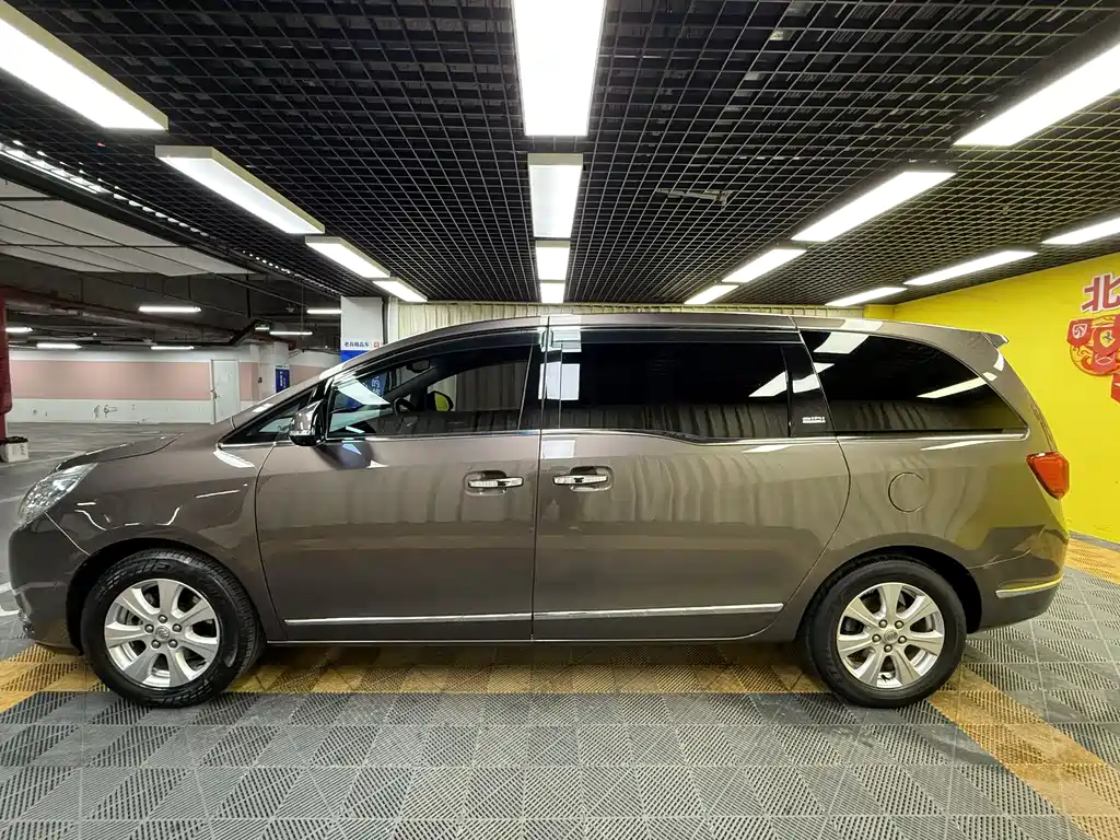 Buick GL8 3.0 L XT Luxury Business Flagship