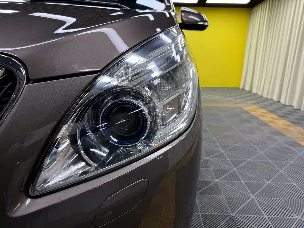 Buick GL8 3.0 L XT Luxury Business Flagship