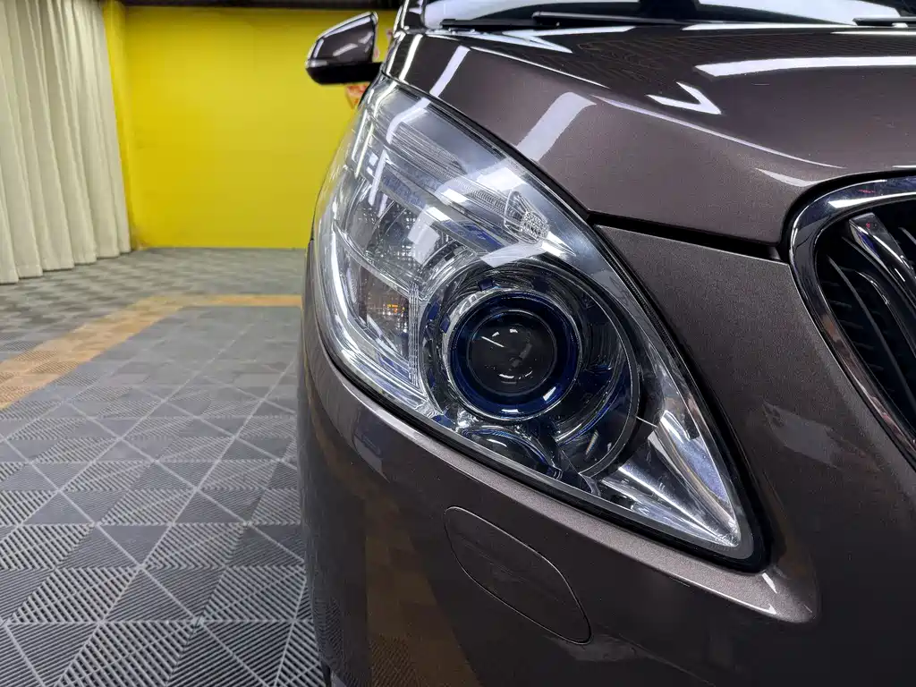 Buick GL8 3.0 L XT Luxury Business Flagship