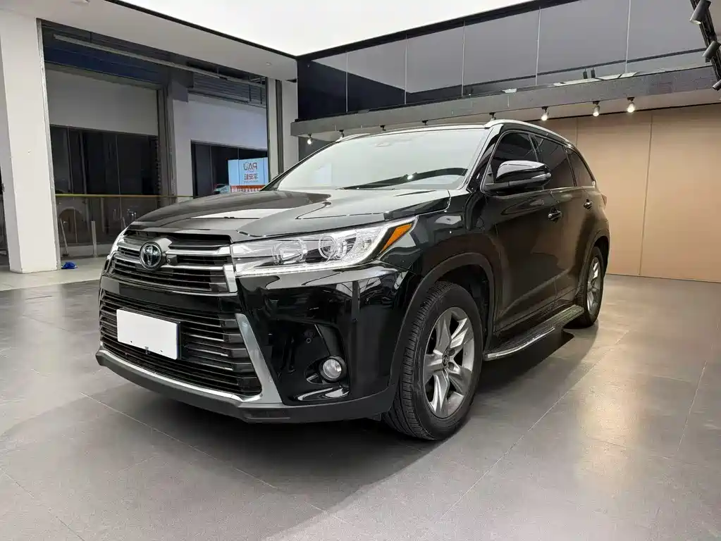 Highlander 2.0 T 4 WD Distinguished 7-seat CN-V