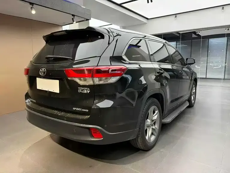 Toyota Highlander 2.0 T 4 WD Distinguished 7-seat CN-V
