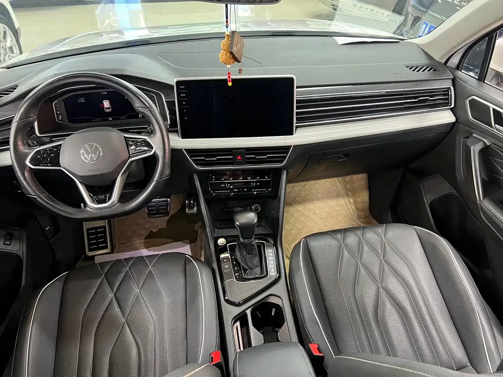 Tiguan L 330 TSI Auto 2 WD R-Line Premium