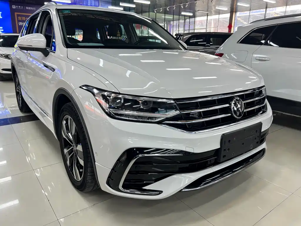 Tiguan L 330 TSI Auto 2 WD R-Line Premium