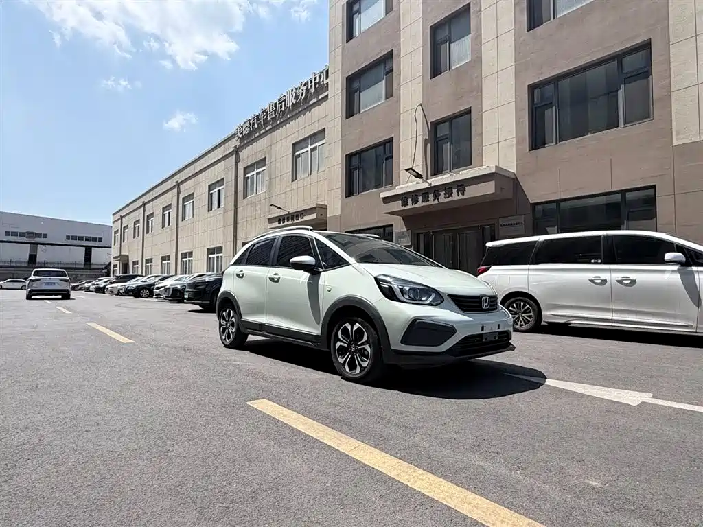 Fit 1.5 L CVT Trend Cross Max