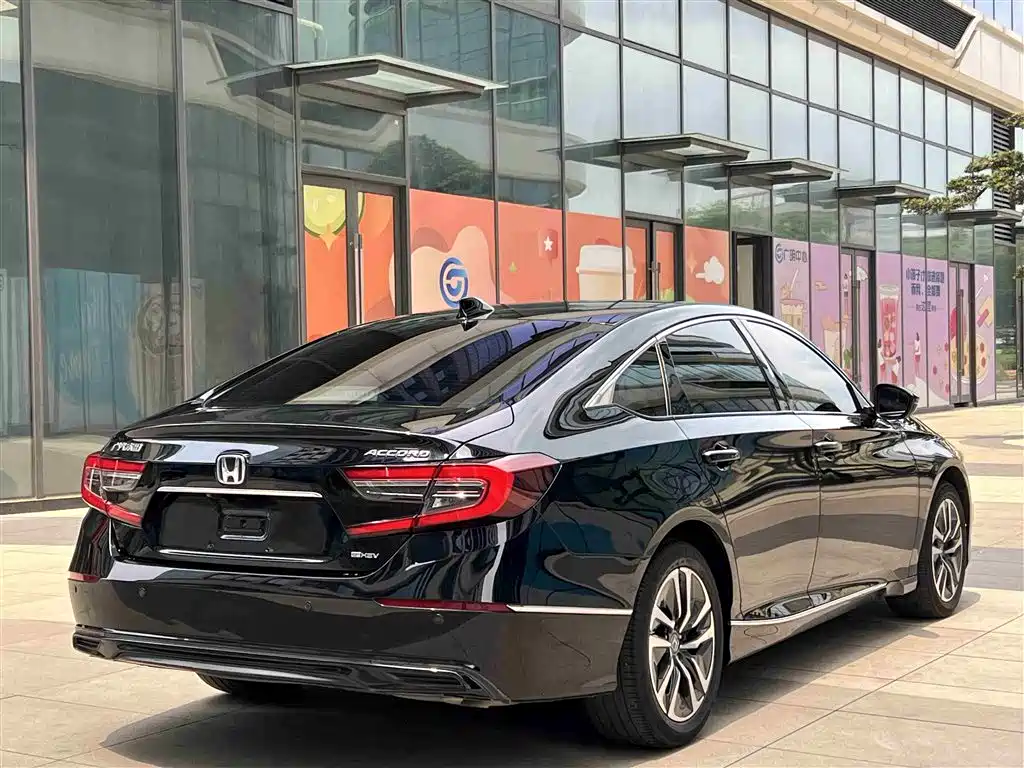 Accord Sharp· Hybrid 2.0 L Sharp Leading