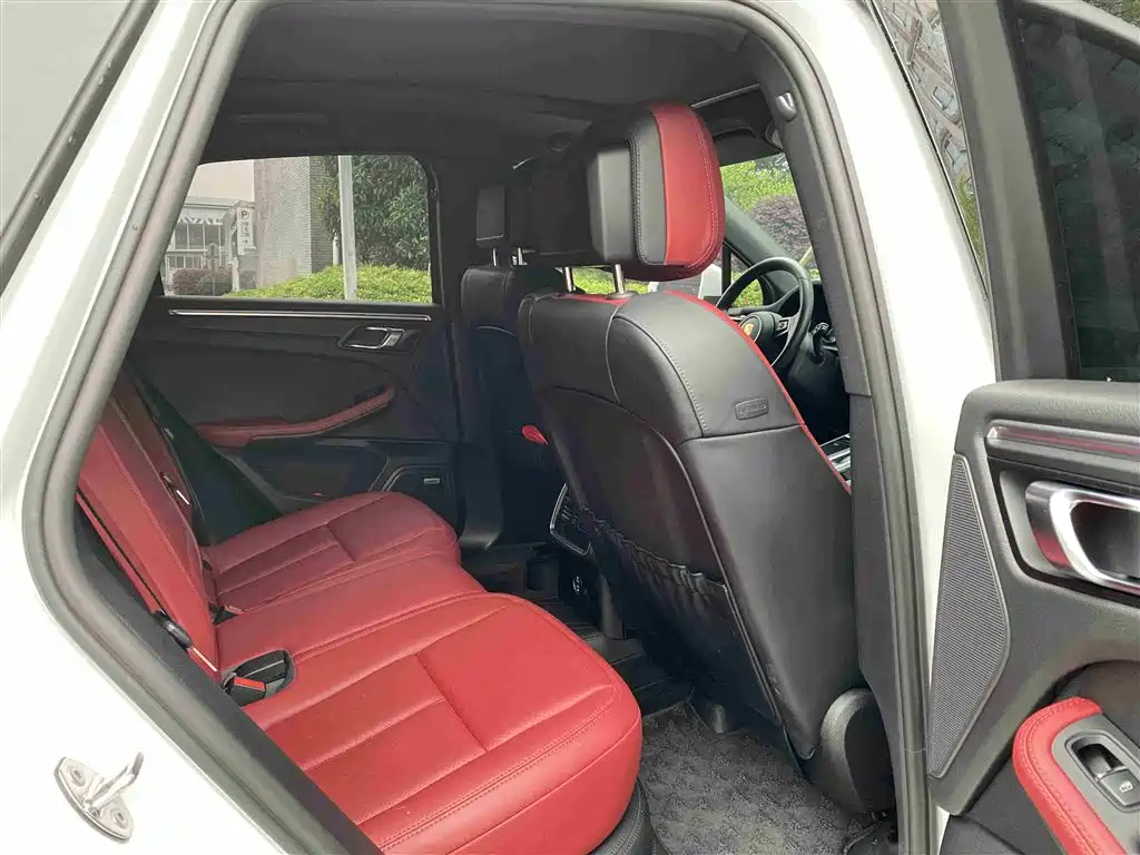 Macan Macan 2.0 T