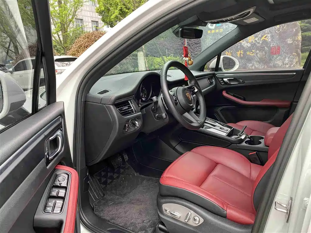 Macan Macan 2.0 T