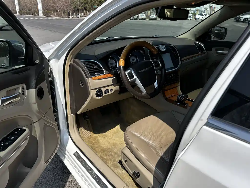 Chrysler 300 C (Import) 3.6 L Supreme Comfort