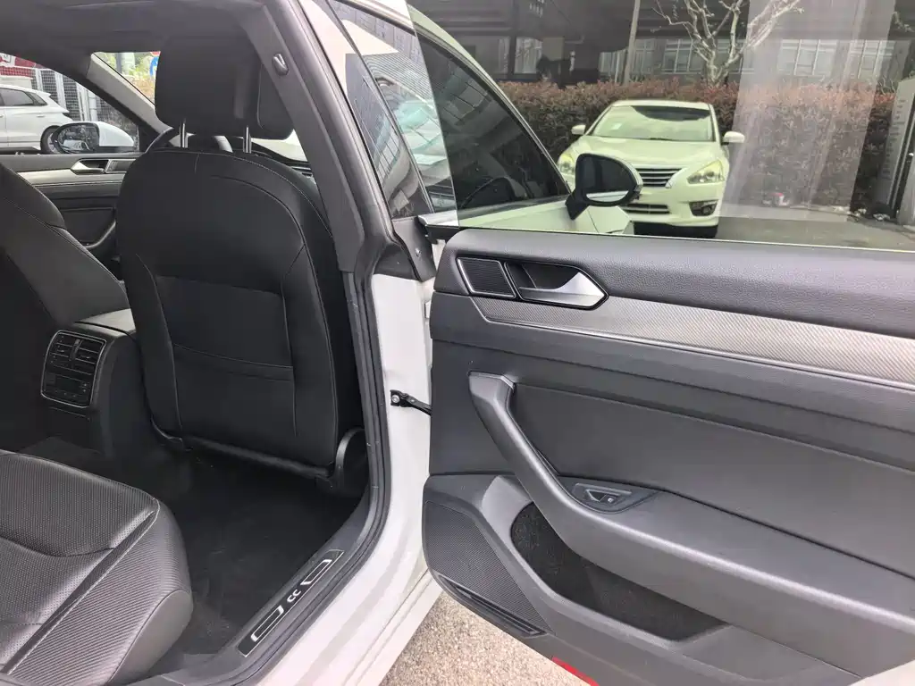 VW CC 330 TSI Charm Face CN-VI