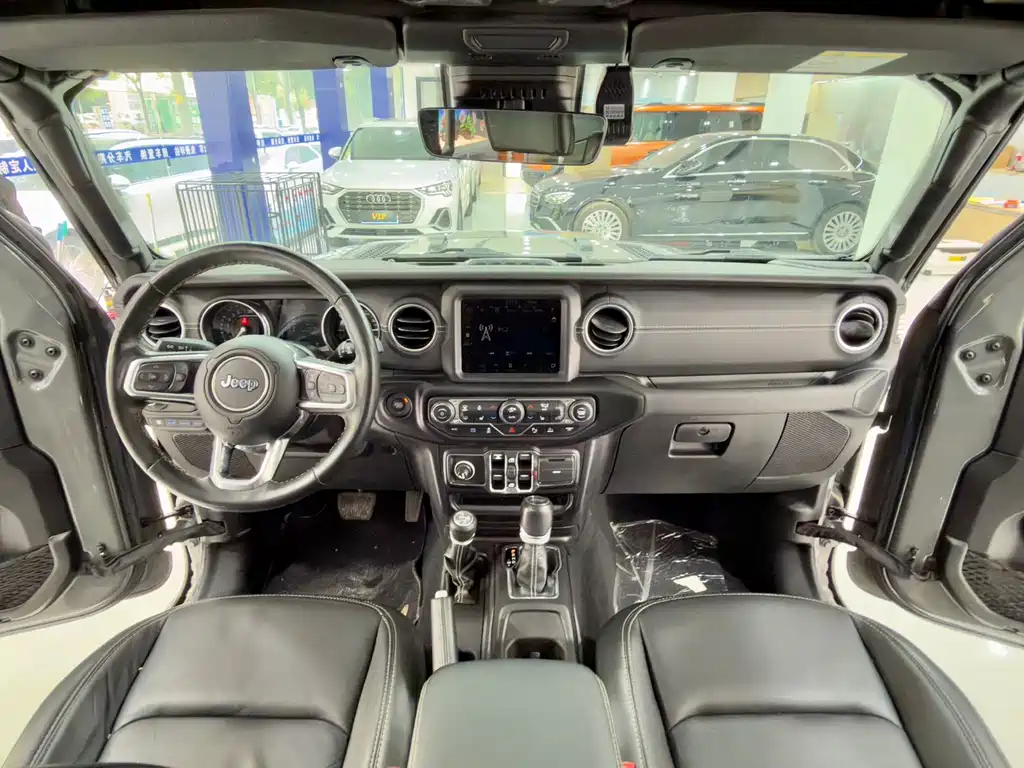 Wrangler NEV 4-door 2.0 T 4 xe Sahara Advance