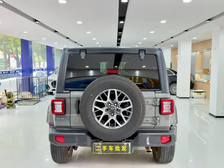 Jeep Wrangler NEV 4-door 2.0 T 4 xe Sahara Advance