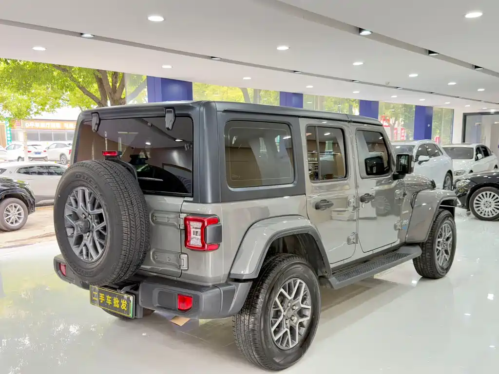 Wrangler NEV 4-door 2.0 T 4 xe Sahara Advance